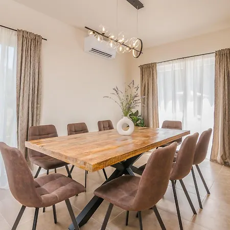 Surrounded By Nature Villa *