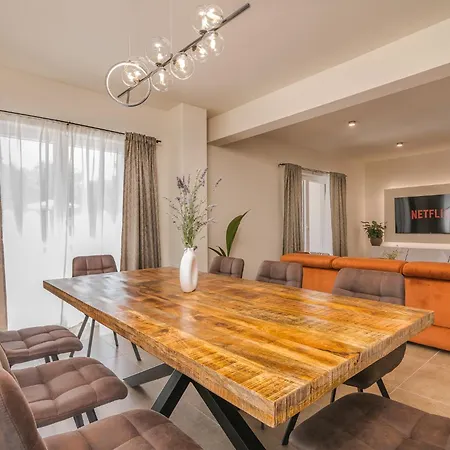 Villa Surrounded By Nature Vrh (Krk)