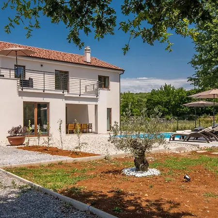 Surrounded By Nature 빌라