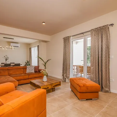 Surrounded By Nature 빌라