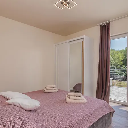 Surrounded By Nature 빌라