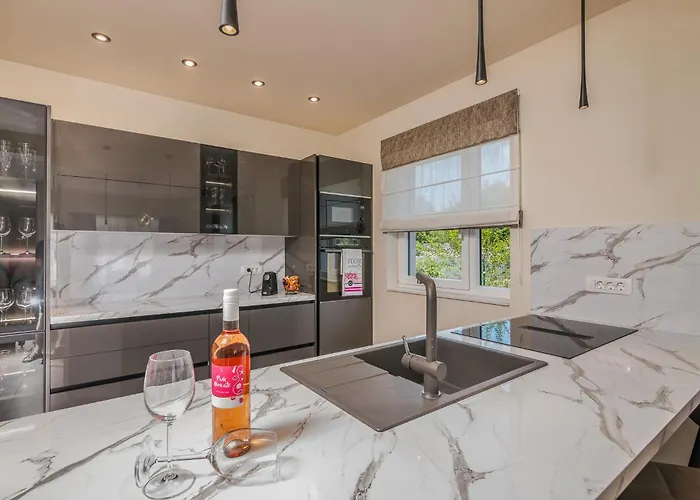 Surrounded By Nature Βίλα Vrh (Krk)